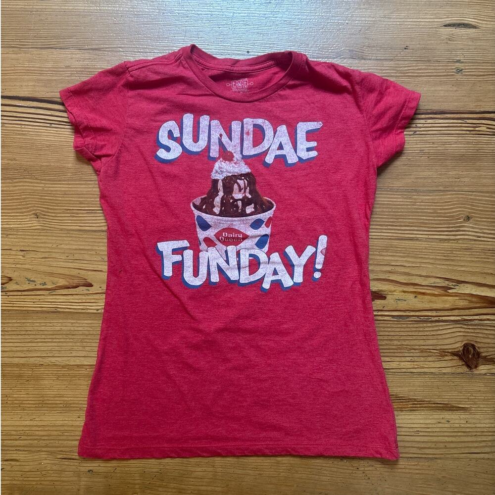 TNT Dairy Queen Sundae Funday ice cream red short‎ sleeve shirt SIZE L